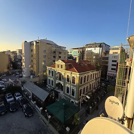 Rays Bakirkoey Center
