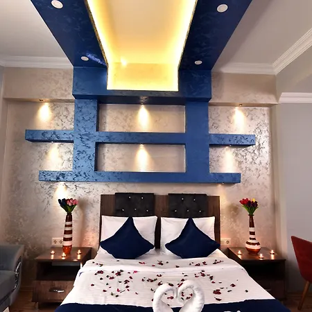 Rays - Bakirkoy Center Стамбул